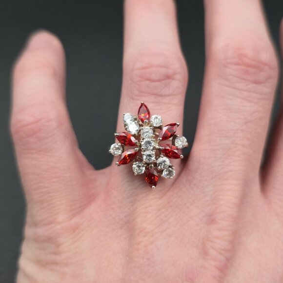 Size 8.25 Sterling Silver Red And Clear Cluster Cubic Zirconia Ring A6715 - Picture 4 of 9